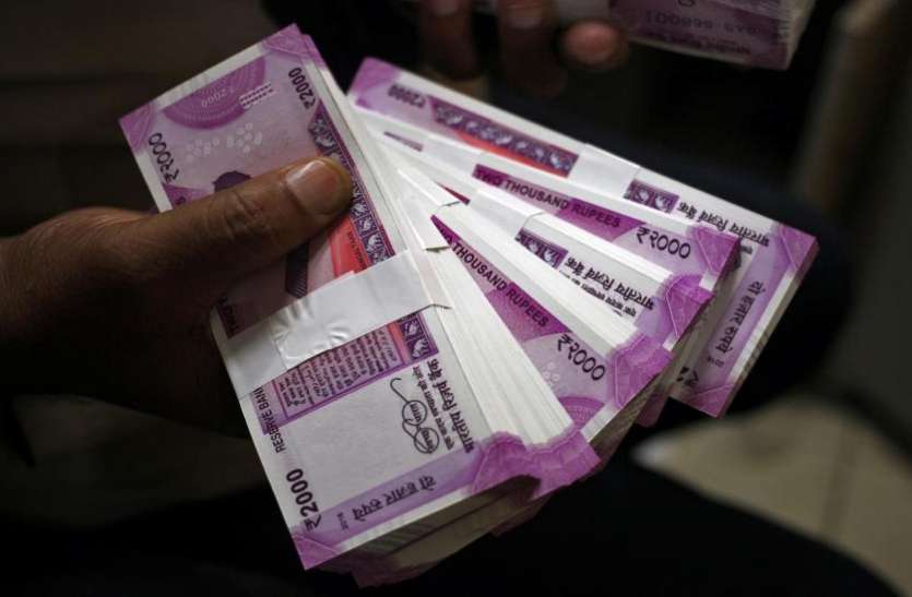 Money अगर पर्स में हमेशा रखेंगे ये 10 चीजें तो कुछ ही दिनों में बन जाएंगे अंबानी जैसे अमीर