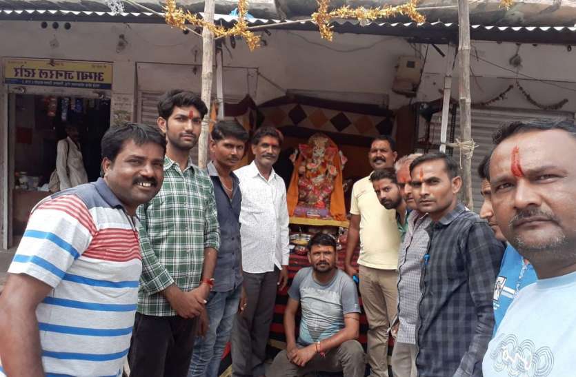 गणपति बप्पा मोरिया के जयकारों के साथ बिराजे गजानंद गणपति बप्पा मोरिया के जयकारों के साथ बिराजे गजानंद