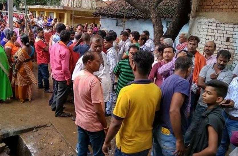 patrika Breaking: डेंगू से छात्रा की मौत, भड़के परिजनों ने अस्पताल प्रबंधन पर लगाया लापरवाही का आरोप, 44 की जा चुकी है जान
