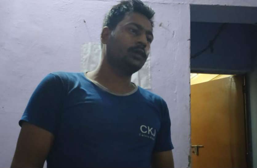 father दूसरी बेटी पैदा हुई तो पिता बना हैवान, पहली बेटी को छत से फेंका