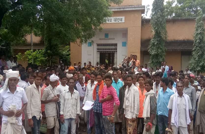 jj एक्सप्रेस हाइवे के जमीनी सर्वे के साथ विरोध में आए ग्रामीण