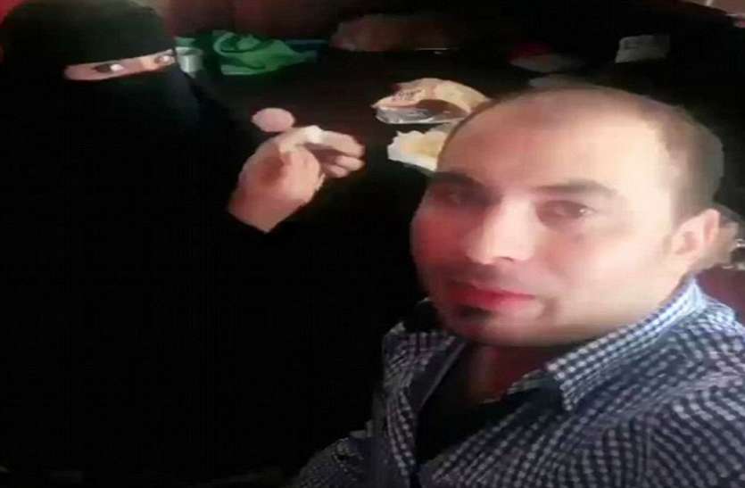man arrested after he filmed having breakfast with female colleague लड़की ने लड़के को हाथ से इस तरह खिलाया नाश्ता, लोग दे रहे गाली! सरकार ने भेजा जेल