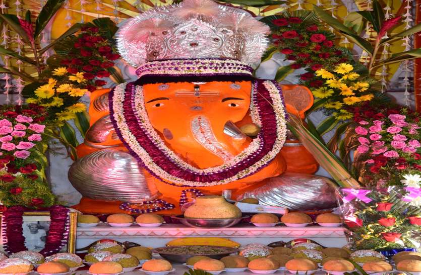 jaipur गजानन के दर्शनों के लिए उमड़ा सैलाब, बाजारों में खरीददारी दिखी भीड़
