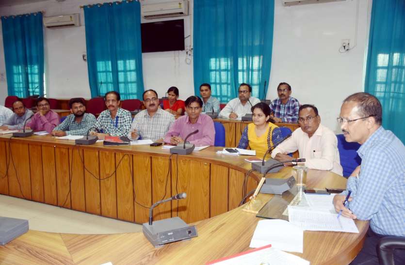 Meeting of bank officials लोन पास तो हुआ लेकिन इस वजह से नहीं मिल सका जरूरतमंदों को