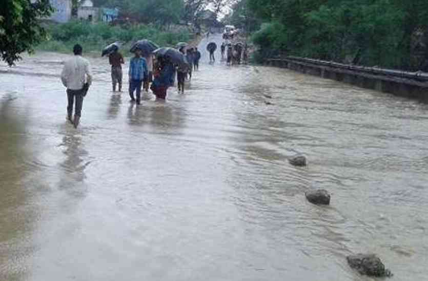 rajasthan monsoon 2018 राज्य के 12 जिलों में बारिश का आकंड़ा गड़बड़ाया, कहीं जरूरत से ज्यादा तो कहीं ना के बराबर बरसात