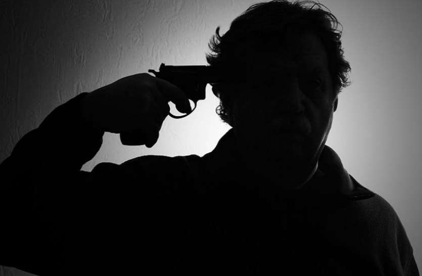 gunman killed 5 attacked on a car then suicide in california बंदूकधारी ने अंधाधुंध गोलीबारी में पांच को उतारा मौत के घाट, फिर कर ली खुदकुशी