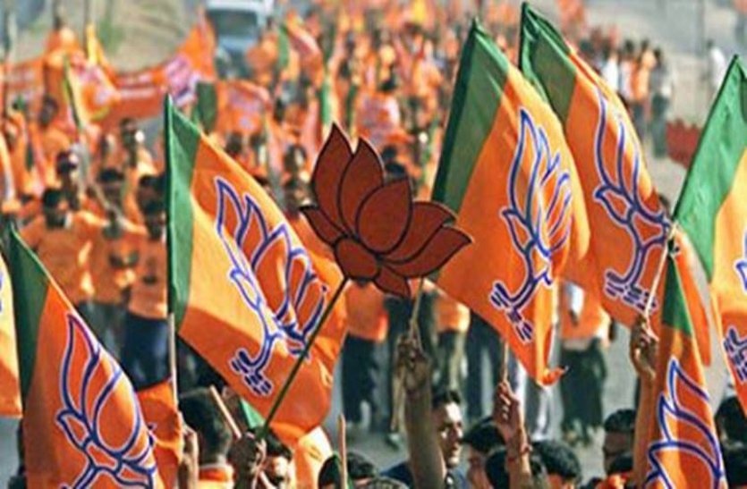 BJP चुनावी हिन्दुत्व की ओर कांग्रेस, मुसलमानों का करती दुरूपयोग