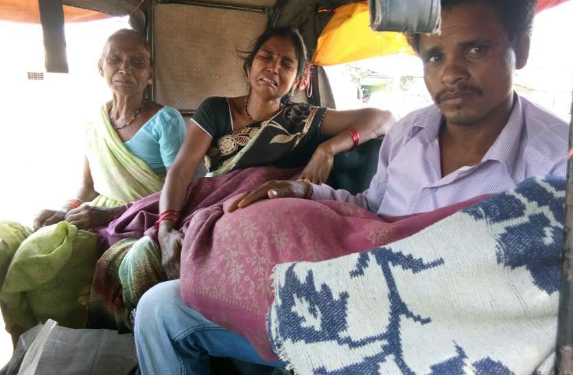 aspatal इलाज के अभाव में आदिवासी युवक की मौत