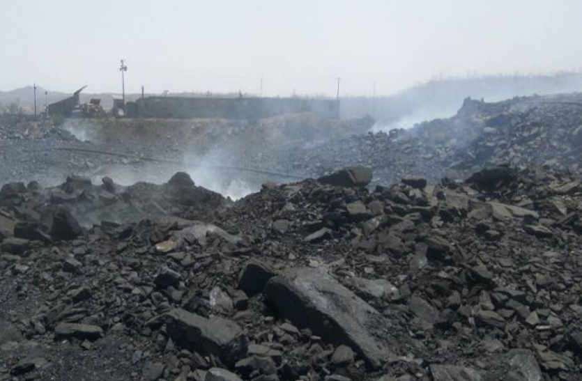 Gas leak in coal mine कोयला खदान में गैस रिसाव, दो दिनों से चल रहा रेस्क्यू