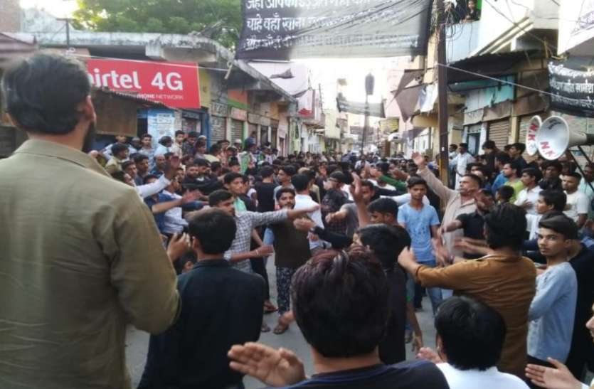Muharram mourning जब इराक से मेरठ पहुंची ये चीज तो लोग सीना पीट-पीटकर रोने लगे
