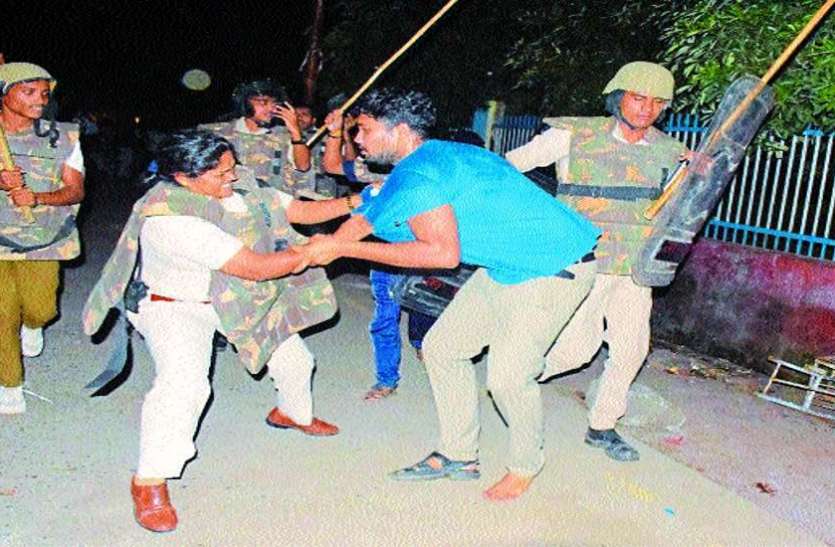 mp police क्रिकेट के सट्टे में हारे लाखों, तो बन गए तस्कर