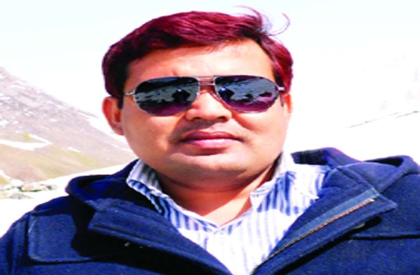 patrika कांग्रेसी नेता अपने ही दफ्तर में काम करने वाली युवती से कर रहा था अश्लील हरकत, जुर्म दर्ज