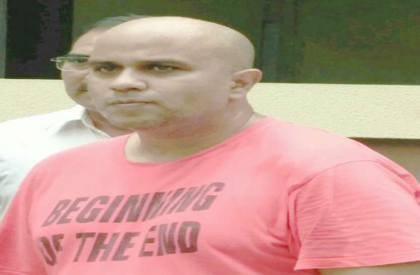 accused julian victor मेजर बनकर २५ राज्य की युवतियों को ठगने वाला गिरफ्तार