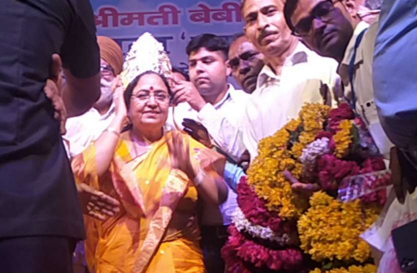 baby rani maurya जाटव समाज ने उत्तराखंड की राज्यपाल बेबीरानी मौर्य को सिर आँखों पर बैठाया, वीडियो में देखें क्या किया