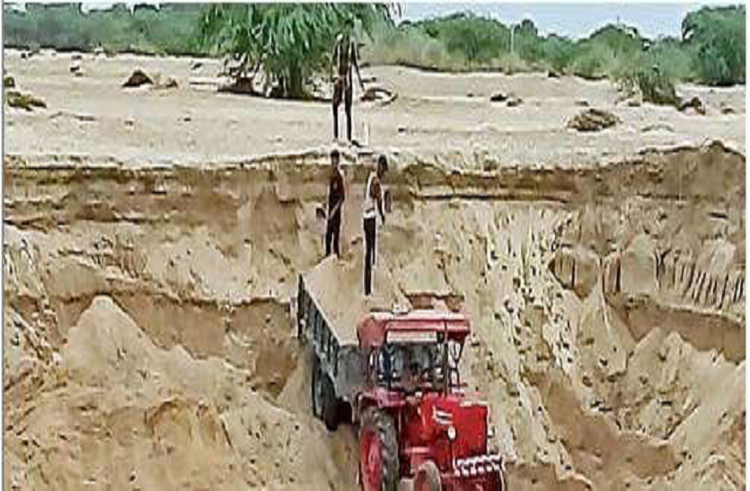 news डोडा पोस्त व अवैध शराब तस्करों के बीच गैंगवार की घटनाओं के साथ ही अब बजरी माफिया के बीच भी गैंगवार की आशंका