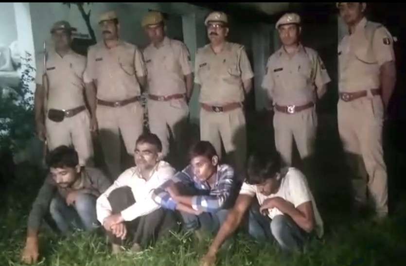 Robbery of clothes of 60 lakh 8 accused arrested खुलासा: शातिराना तरीके से इस तरह दिया था 60 लाख के कपड़ों की लूट को अंजाम, आठ आरोपी गिरफ्तार