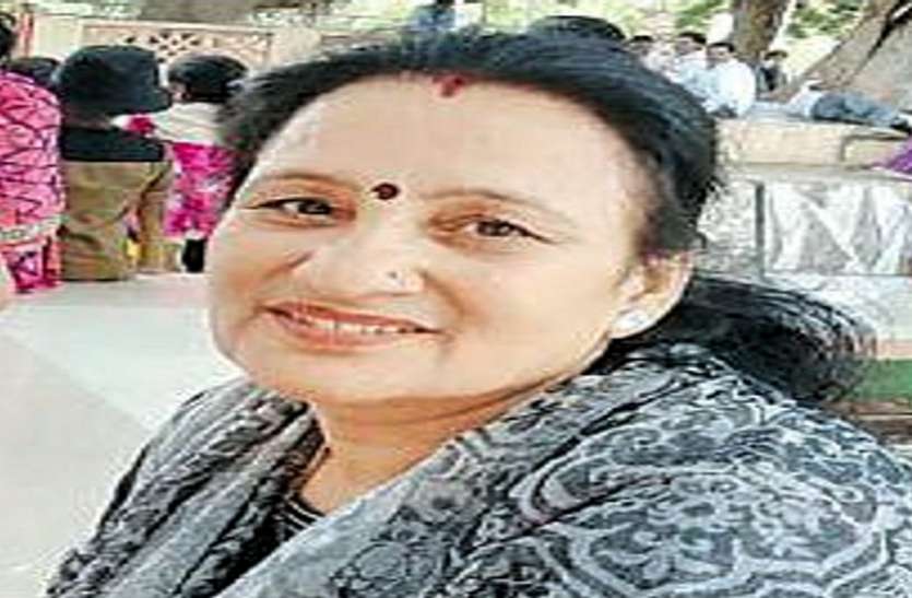 crime ट्रेन में महिला का 2.17 लाख के सामान सहित पर्स चोरी