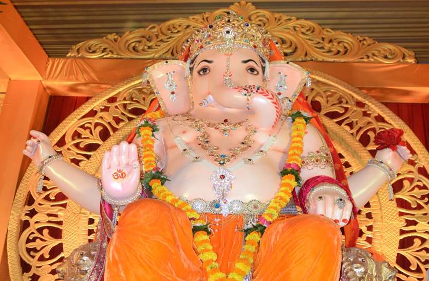 Ganesh Festival in chhindwara प्रथम पूज्य के दर्शन को लग रही श्रद्धालुओं की कतार