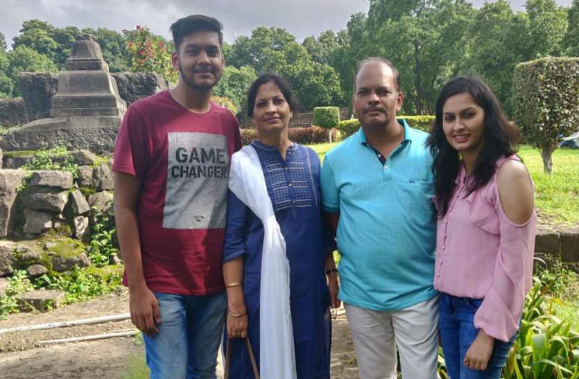Helping working parents from a joint family संयुक्त परिवार से मिली वर्किंग पेरेंट्स को मदद