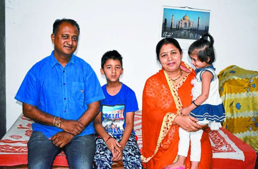 National Working Parents-Day news in hindi Working Parents: संयुक्त परिवार होने से वर्किंग पेरेंट्स को मिली मदद