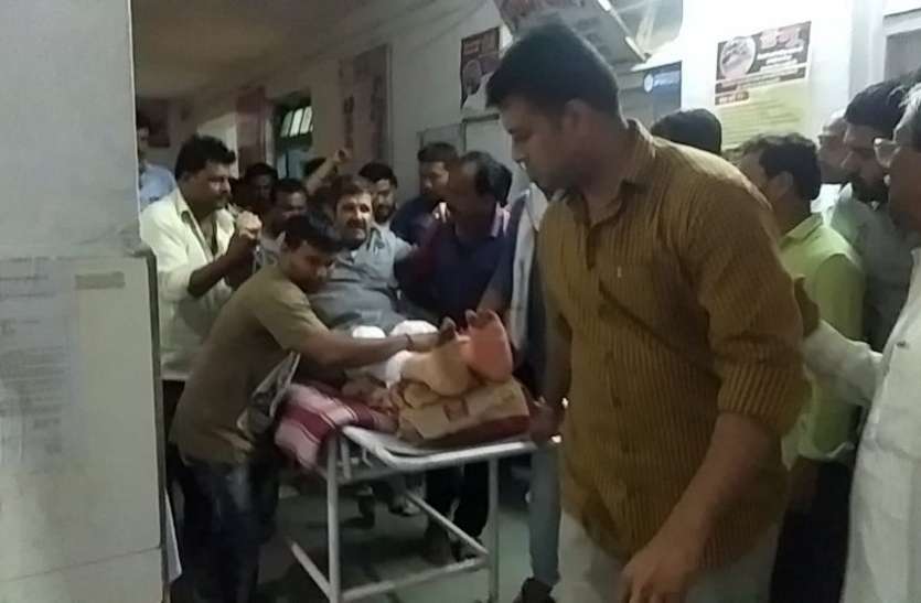 Madhya Pradesh assembly speaker's wife injured after break lift breaking घर की लिफ्ट टूटने से मध्य प्रदेश विधानसभा अध्यक्ष की पत्नी सहित तीन घायल