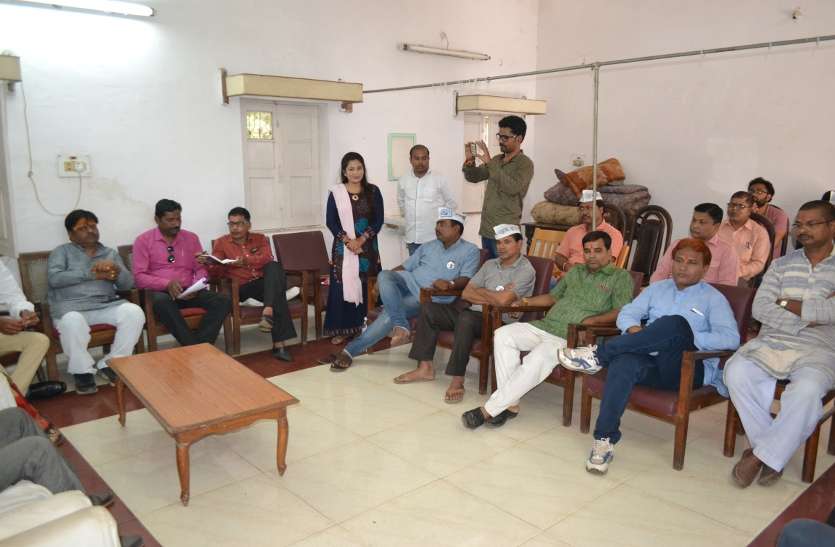 mp-election-2018 : people of katni city gave opinion on development mpkamahamukabla : आपसी खींचतान में विकास की दौड़ में कई गुना पीछे हो गया हमारा शहर , अब इन मुद्दों के आधार पर हो राजनीति