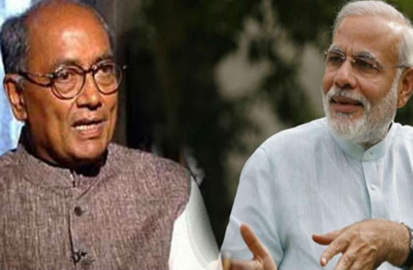 पीएम मोदी की डिग्री को लेकर विवाद है। 'पत्नी को भले छोड़ दिया ये तो बताओ शादीशुदा हैं या नहीं, हमने तो दूसरी शादी की बात भी बताई'