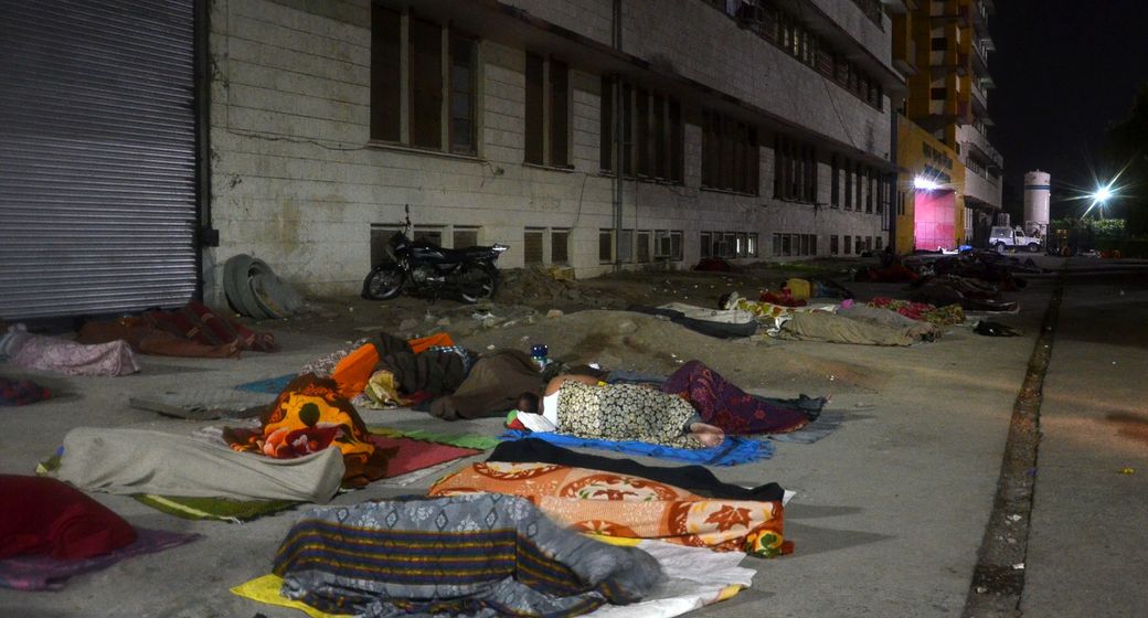 crime एमवाय अस्पताल रात में बन जाता है ओपन रैन बसेरा