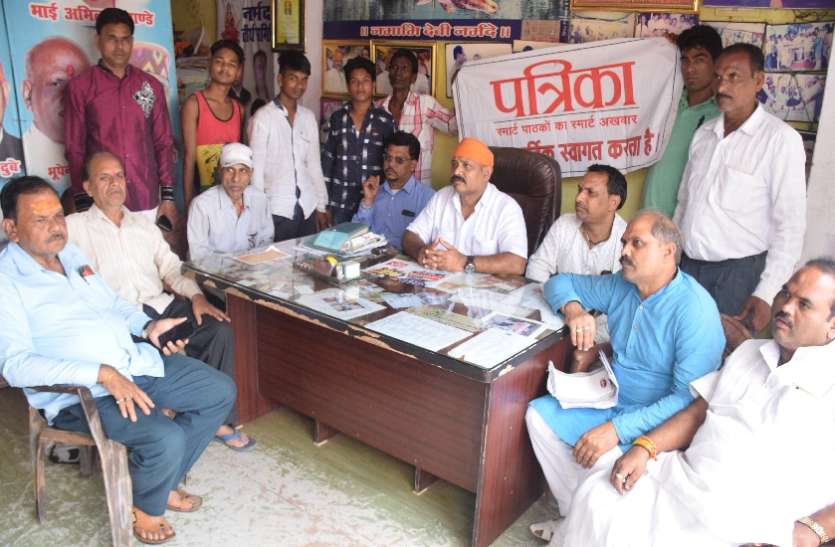 Mass agenda meeting in purva vidhansabha jabalpur mp ka mahamukabla:: पानी लिखेगा इस विधानसभा की नई कहानी, वीडियों में सुनें पब्लिक की जुबानी