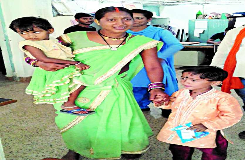patrika मां से बिछड़कर बाजार में रोते घूम रहा था बच्चा, डायल 112 टीम ने किया ऐसा काम कि हंसते हुए घर लौटा मासूम