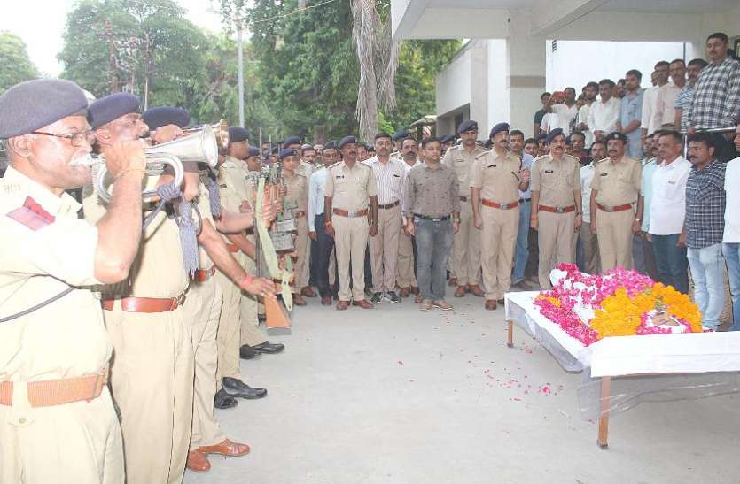 suicide चौकी में ही पीएसआई ने सर्विस रिवॉल्वर से गोली मारकर की आत्महत्या