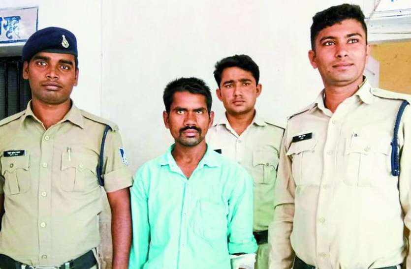 Threaten given crush under trailor to Traffic police यातायात पुलिसकर्मी को ट्रेलर से कुचलकर जान से मारने की दी धमकी