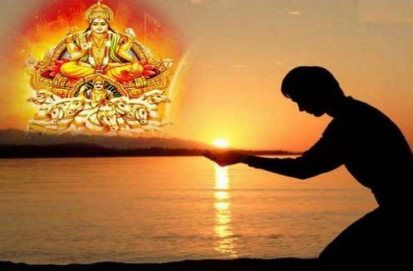 lord surya रविवार को करें दूध का ये छोटा-सा उपाय, रुपयों की दिक्कत होगी हमेशा के लिए दूर