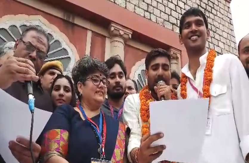 vinod jakhar लगातार पांचवीं हार के बाद 5 एबीवीपी पदाधिकारियों पर कार्रवाई की तैयारी