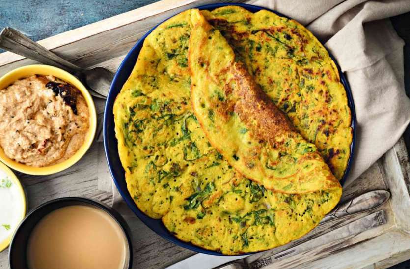 Besan Chilla Recipe - छोटी छोटी भूख को मिटाने के लिए खाएं बेसन का चीला |  Patrika News