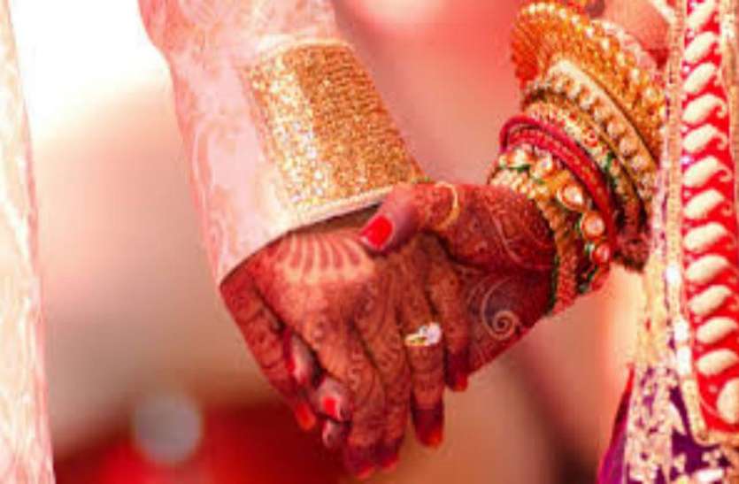 marriage file photo दो धर्म के प्रेमी युगल जा रहे थे शादी रचाने, हिन्दूवादी संगठन के लोगों ने पहुंचवा दिया सलाखों के पीछे