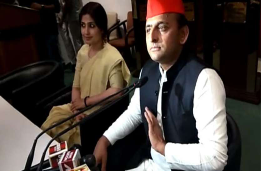 twitter अखिलेश की लिस्ट में कहीं नहीं है डिंपल का नाम, सपा में भी नहीं मिली जगह