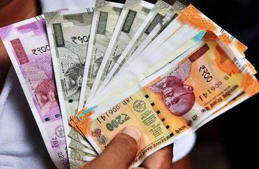 RBI की रिपोर्ट से घिरी मोदी सरकार, नोटबंदी के बाद नकदी में हुआ डेढ़ लाख करोड़ का इजाफा RBI की रिपोर्ट से घिरी मोदी सरकार, नोटबंदी के बाद नकदी में हुआ डेढ़ लाख करोड़ का इजाफा