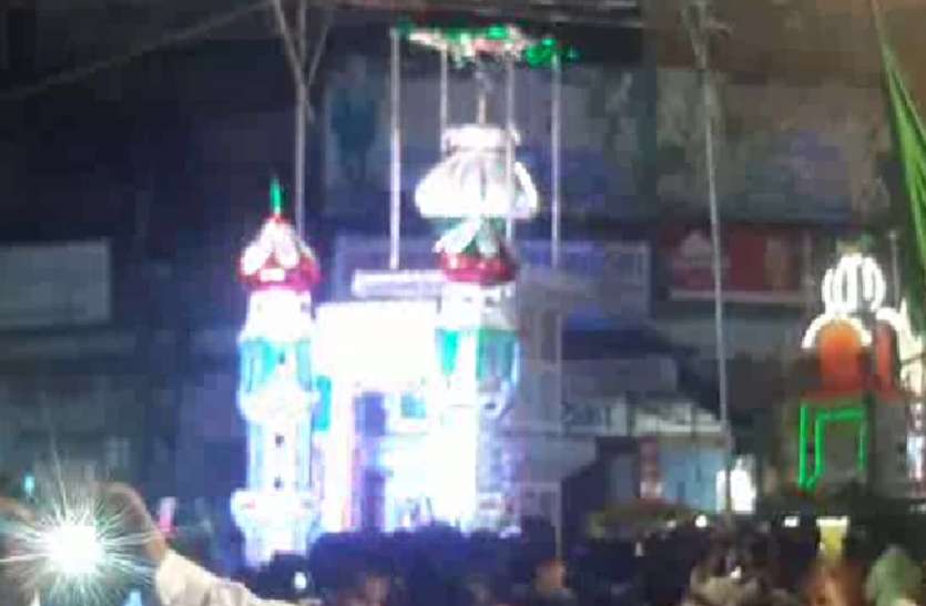 lalitpur मोहर्रम पर निकाले गए ताजिया, लगे हिन्दू विरोधी नारे