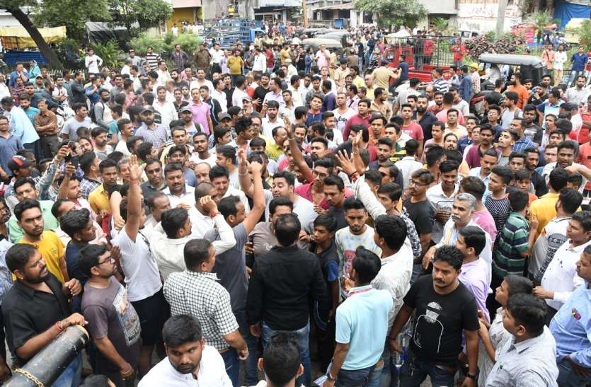 patrika समाज कंटकों द्वारा मूर्ति खंडित करने से तनाव