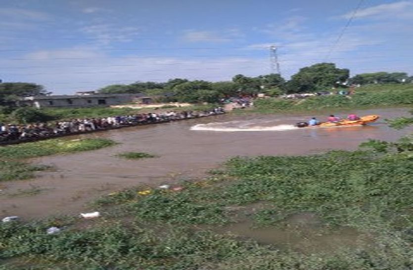ganesh visarjan गणेश विसर्जन करने आए युवक गंभीर नदी में डृबा, मौत