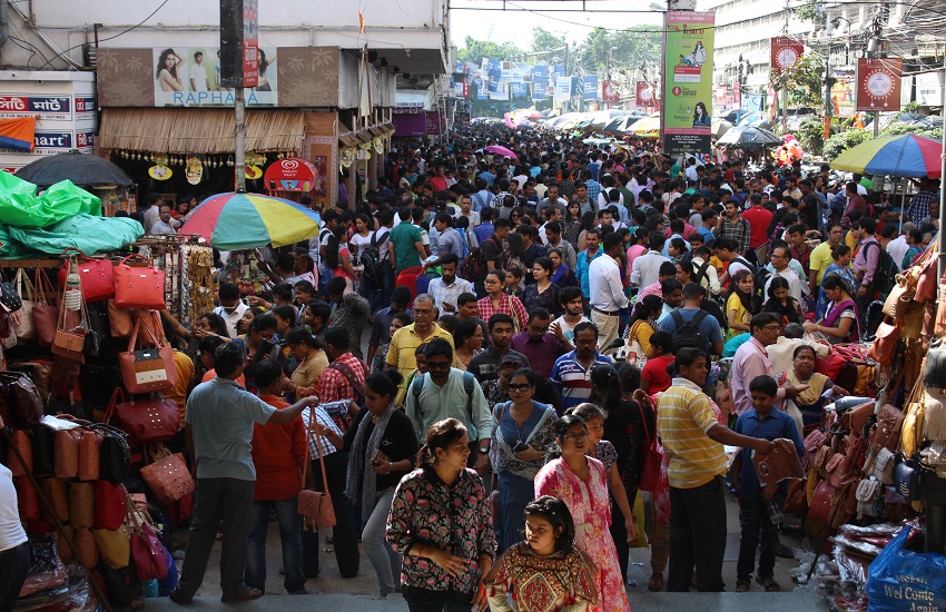 Countdown Fotr Durga Puja Started In Kolkata...shopping Goin On - दुर्गा  पूजा काउंटडाउन शुरू....महानगर के बाजारों में जमकर हो रही है शॉपिंग |  Patrika News