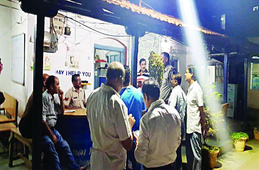civil line बंद कराने पहुंचे नाराज सदस्यों ने अस्पताल में घुस डॉक्टर को पीटा