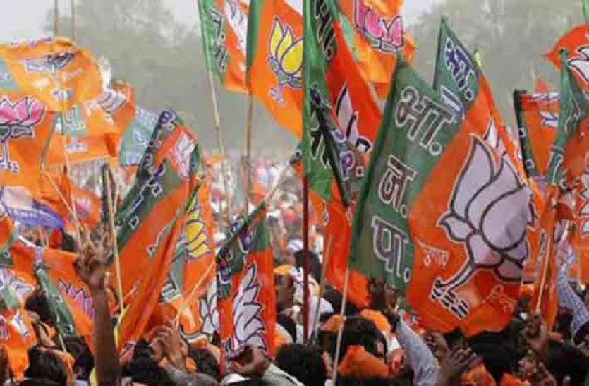 bjp minister सवर्ण आंदोलन : बंदेलखंड के पांचों मंत्रियों की सीट खतरे में