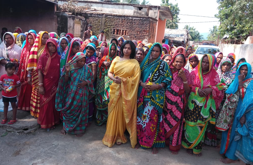 सरपंच आरती देवी अमेरिका तक लहराया धनुकापाड़ा पंचायत का परचम,सरपंच आरती देवी के इन नए प्रयोगों से मिली खास पहचान