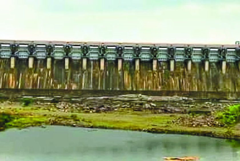 Ukai dam water level up two feet more उकाई बांध का जलस्तर पौने दो फीट