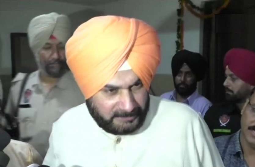Sidhu सिद्धू के 'पाकिस्तान प्रेम' पर विपक्षियों का फूटा गुस्सा, अनिल विज बोले- भेजो 'आतंकिस्तान'
