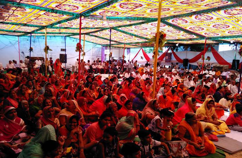 रथयात्रा श्रीजी की रथयात्रा उमड़ा श्रद्धालुओं का सैलाब, भगवान का नित्यभिषेक कर मंत्रोच्चार के बीच शांतिधारा की