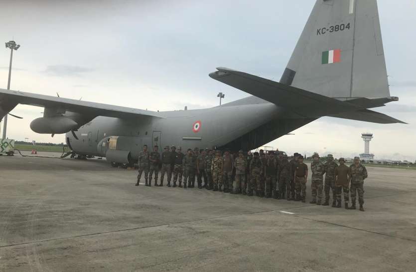 Relief material इंडोनेशिया में सुनामी पीड़ितों की मदद के लिए भारत ने भेजी राहत सामग्री