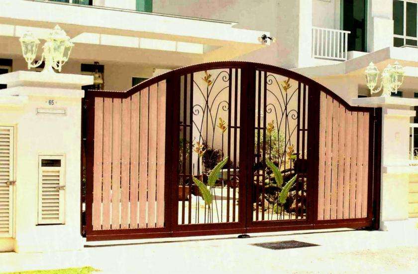 Vastu of the main gate plays a very important role in our life | कहीं